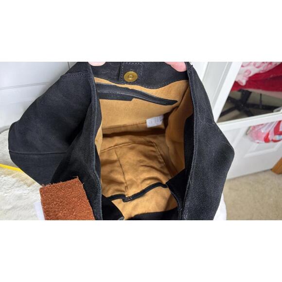 American Leather Co. Marietta Knot Hobo 2.0 Black Suede Shoulder Bag NWT $195 - Picture 2 of 9